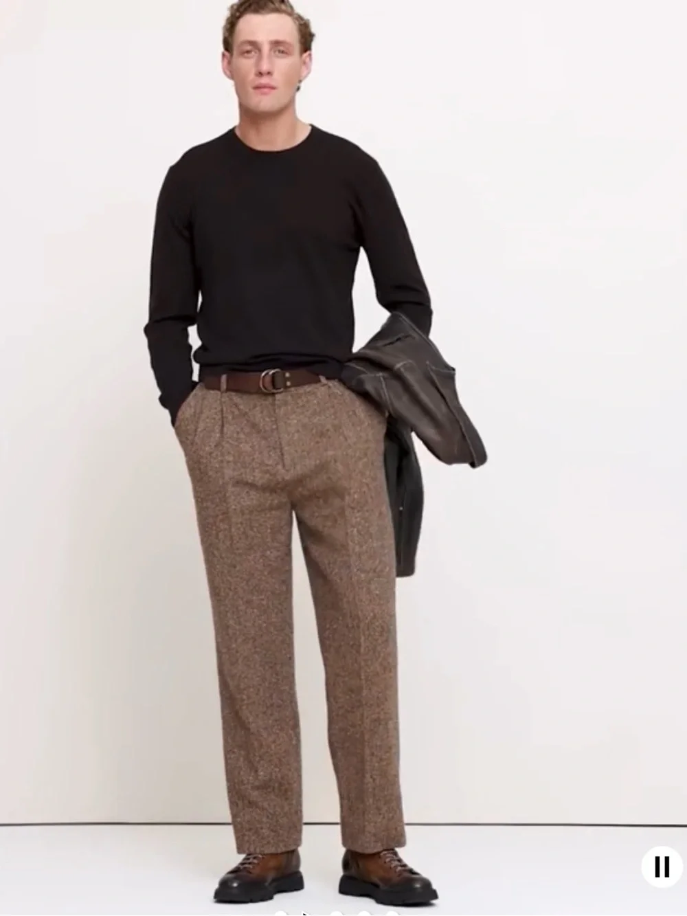 Banana Republic Men's Navy MERINO CREW-NECK SWEATER